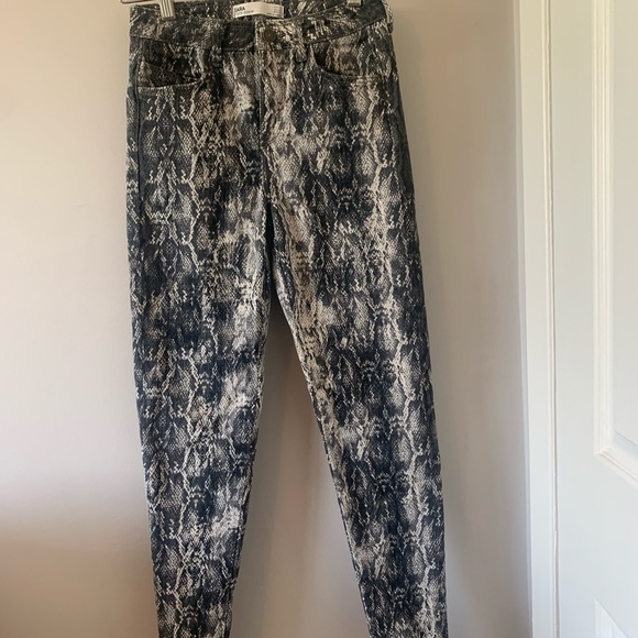 Zara Denim - Zara / Snakeskin / Raw Hem / Skinny / Jeans